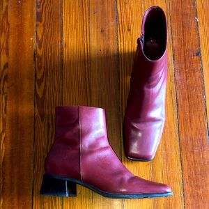 Red square toe vintage Gianni Bini boots
